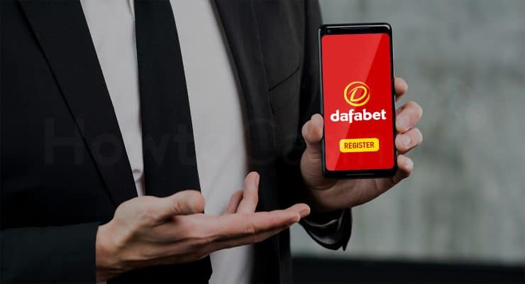 Man holding mobile with Dafabet Casino registration button